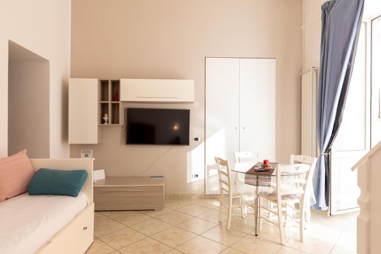 Apartment With Sea View With 2 Lifts Above Montesanto! Neapel Exterior foto