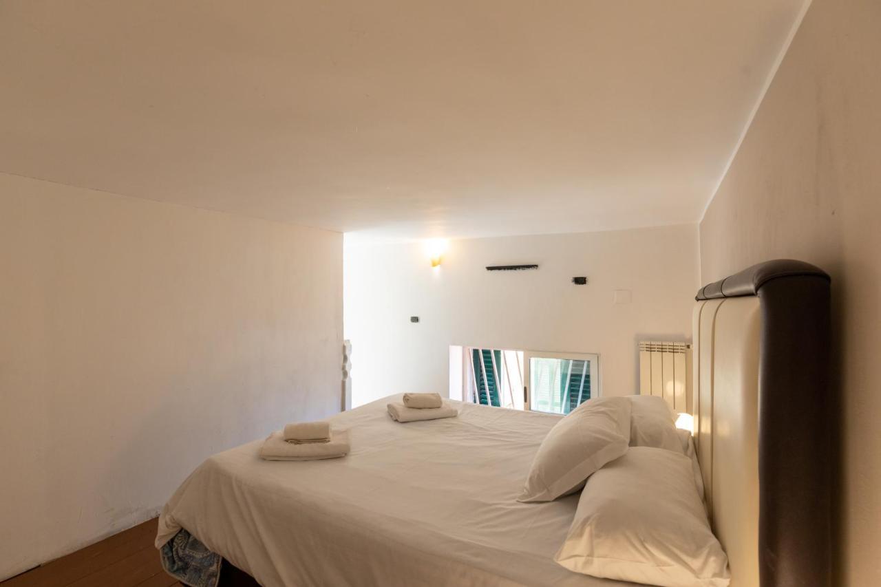 Apartment With Sea View With 2 Lifts Above Montesanto! Neapel Exterior foto
