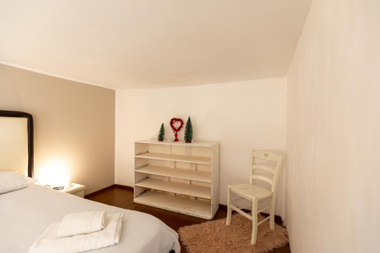 Apartment With Sea View With 2 Lifts Above Montesanto! Neapel Exterior foto