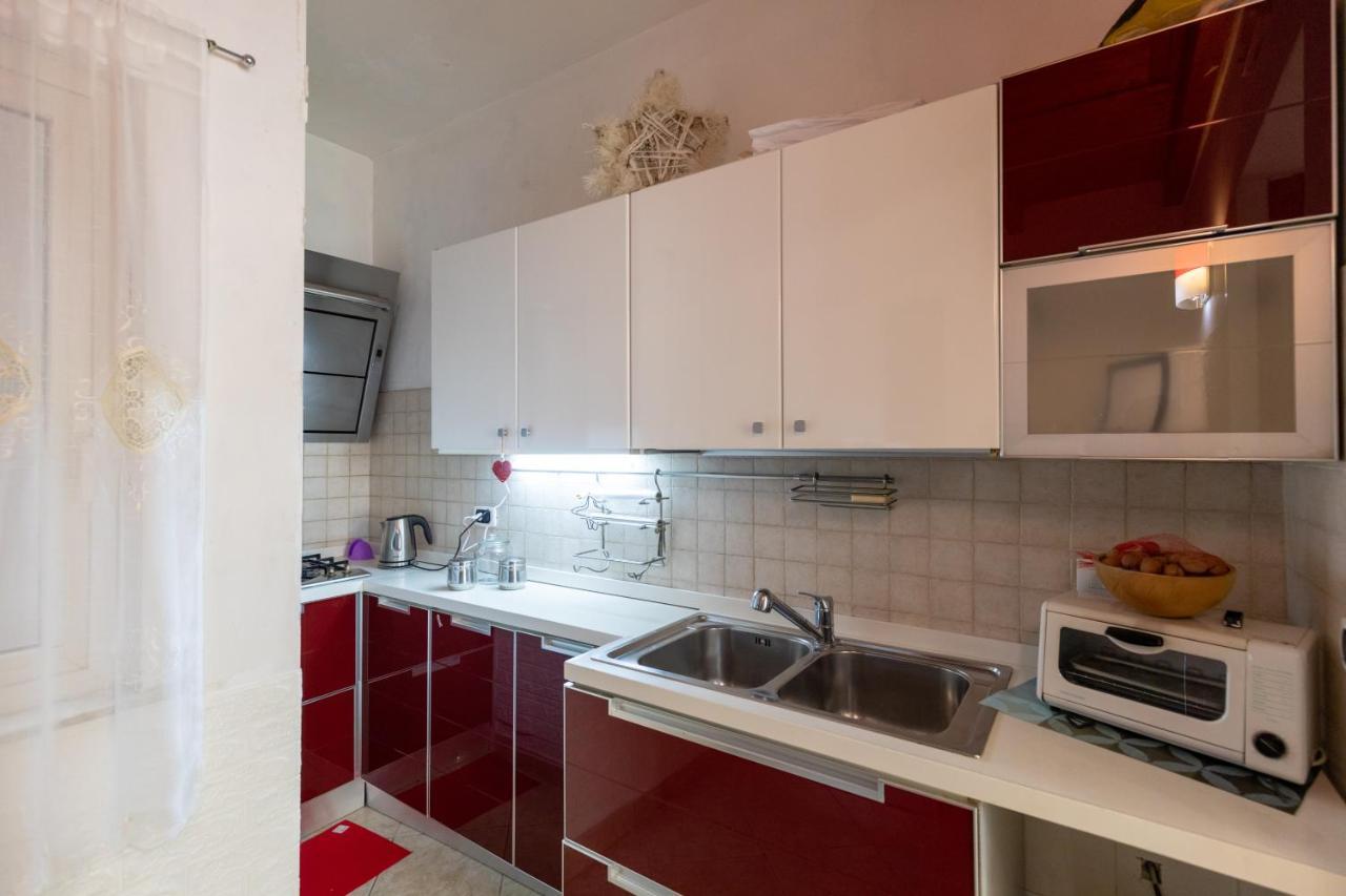 Apartment With Sea View With 2 Lifts Above Montesanto! Neapel Exterior foto