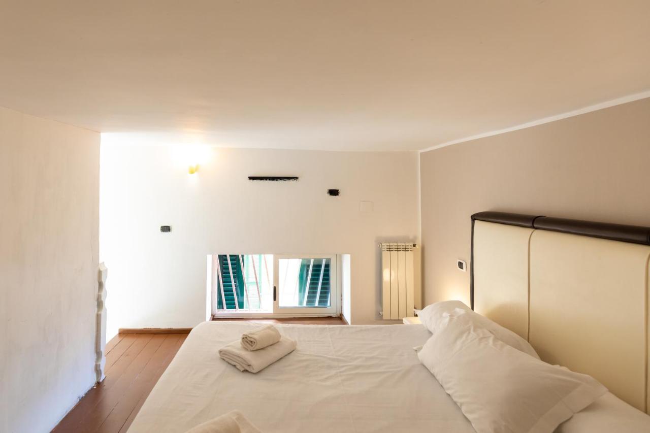 Apartment With Sea View With 2 Lifts Above Montesanto! Neapel Exterior foto